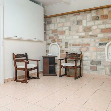 דירה Georgia's House & אדאמאס